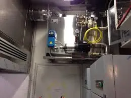 Pulizia abbattitore fuliggine, canna fumaria, forno Pizzeria. Lux Prim Services interventi di pulizia canne fumarie e abbattitori fumi Tel.3516250504
